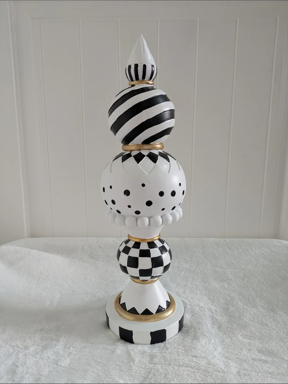 NWOT Black & White Patterned Decorative Finial with Gold Accents